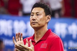 中国男篮单节三分球8中0 落后4分进入末节